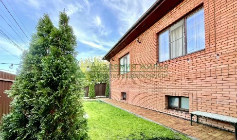Продается 2-этажный дом, 200 м²
