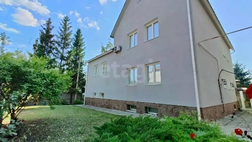 Продается 3-этажный дом, 292 м²