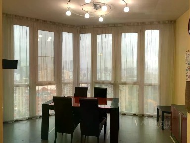 Сдается 4-комн. квартира, 140 м²
