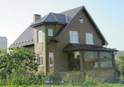 Сдается 3-этажный дом, 400 м²