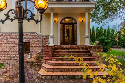 Сдается 3-этажный дом, 450 м²