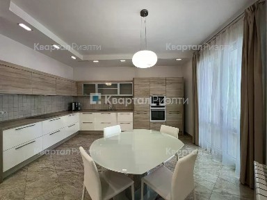 Продается 3-комн. квартира, 131,4 м²