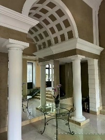 Продается 4-комн. квартира, 245 м²