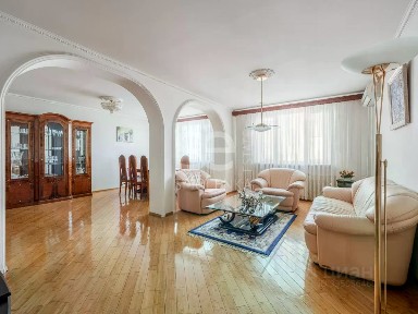 Продается 4-комн. квартира, 138 м²