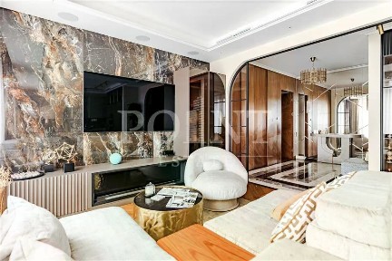 Продается 5-комн. квартира, 168,5 м²