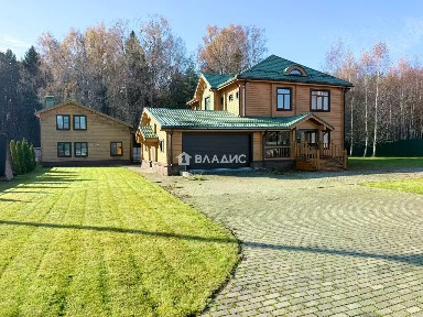 Продается 3-этажный дом, 380 м²