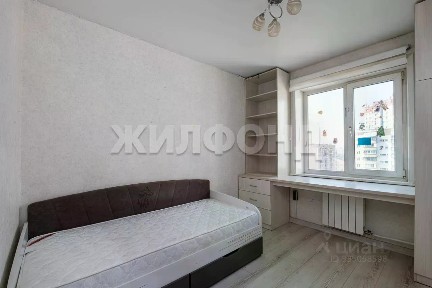 Продается 4-комн. квартира, 77,6 м²