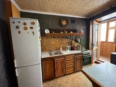 Продается 4-комн. квартира, 132 м²