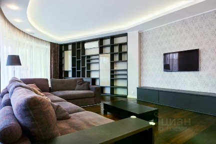 Сдается 4-комн. квартира, 217 м²