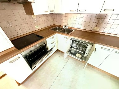 Сдается 4-комн. квартира, 102 м²