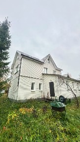 Продается 1/2 часть 3-этажного дома, 200 м²