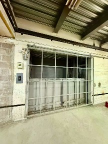 Продается помещение свободного назначения, 1 300 м²
