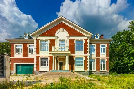 Продается 3-этажный коттедж, 700 м²