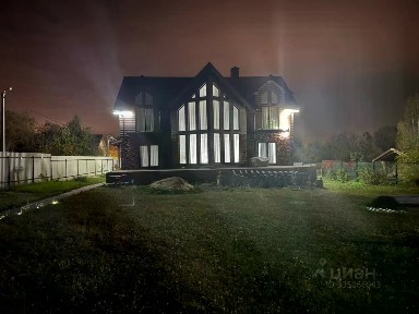 Продается 2-этажный дом, 200 м²