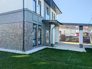 Продается 2-этажный дом, 240 м²