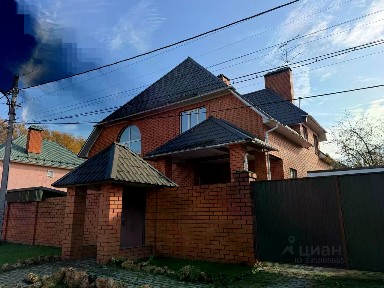 Продается 2-этажный дом, 463 м²