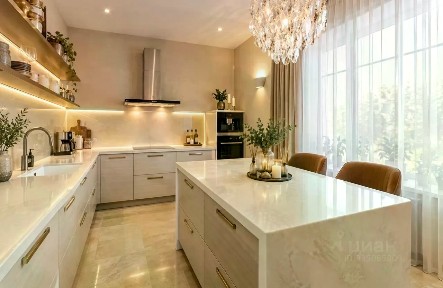 Сдается 3-этажный дом, 450 м²