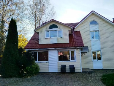 Сдается 3-этажный коттедж, 300 м²