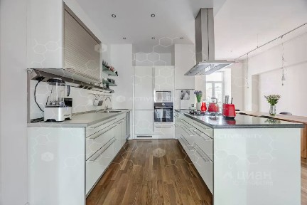 Сдается 5-комн. квартира, 335 м²