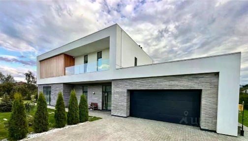 Продается 2-этажный коттедж, 350 м²
