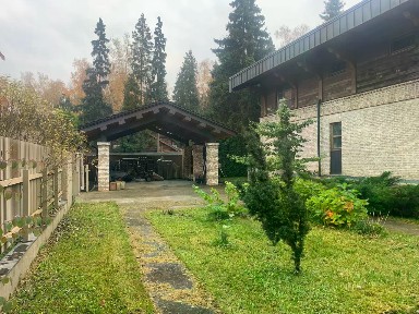 Продается 2-этажный дом, 350 м²