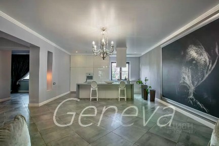 Продается 2-этажный дом, 240 м²