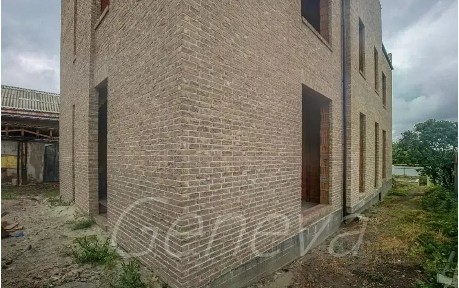 Продается 3-этажный дом, 390 м²