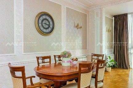 Продается 3-комн. квартира, 130 м²