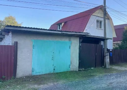 Сдается 2-этажный дом, 100 м²