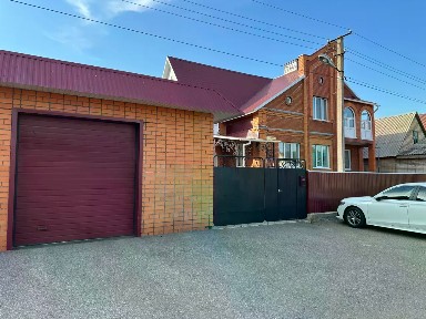Продается 2-этажный дом, 180 м²