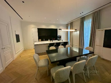 Сдается 4-комн. квартира, 151,2 м²