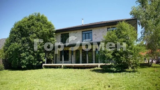Продается 2-этажный дом, 350 м²