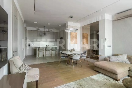 Продается 4-комн. квартира, 130 м²