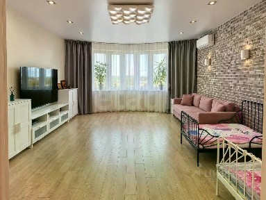Продается 2-комн. квартира, 76,8 м²