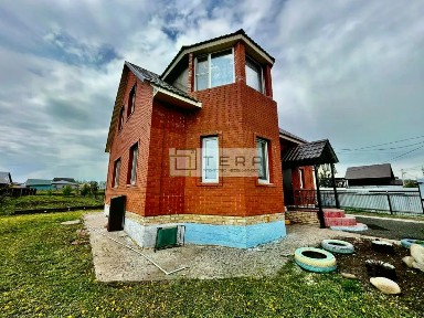 Продается 2-этажный дом, 100 м²