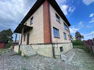 Продается 2-этажный коттедж, 450 м²
