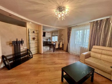 Продается 3-комн. квартира, 102 м²