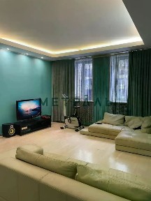 Продается 4-комн. квартира, 141,6 м²