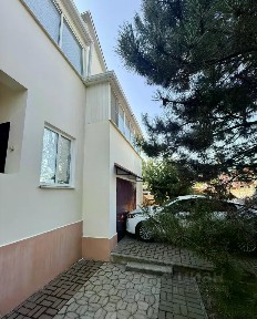 Продается 2-этажный дом, 257 м²