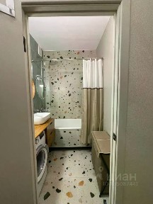 Продается 2-комн. квартира, 65 м²