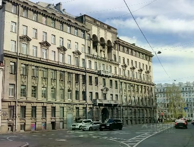 Продается 60/112 квартиры, 178,7/140/12 м²