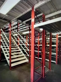 Сдается склад, 1 300 м²