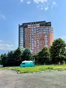 Продается 3-комн. квартира, 180 м²