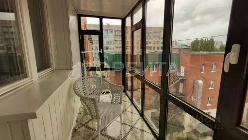 Продается 5-комн. квартира, 196 м²