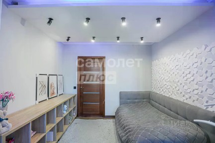 Продается 4-комн. квартира, 94 м²
