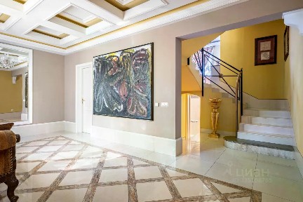 Продается 3-этажный дом, 302 м²