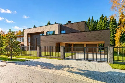 Продается 2-этажный дом, 749 м²