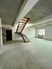 Продается 3-этажный таунхаус, 310 м²