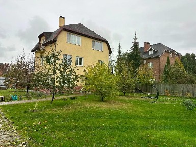 Продается 3-этажный коттедж, 210 м²