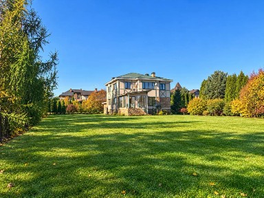 Продается 2-этажный коттедж, 388 м²